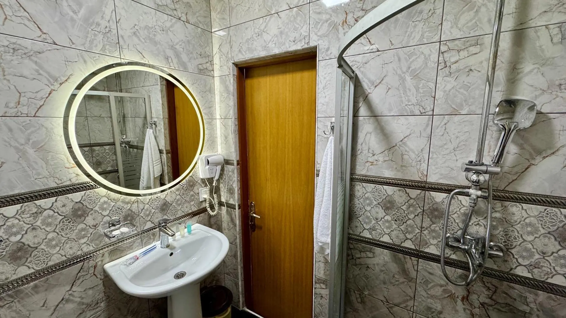 Gl Hotel Baku 3*,