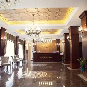 3* فندق Capitol